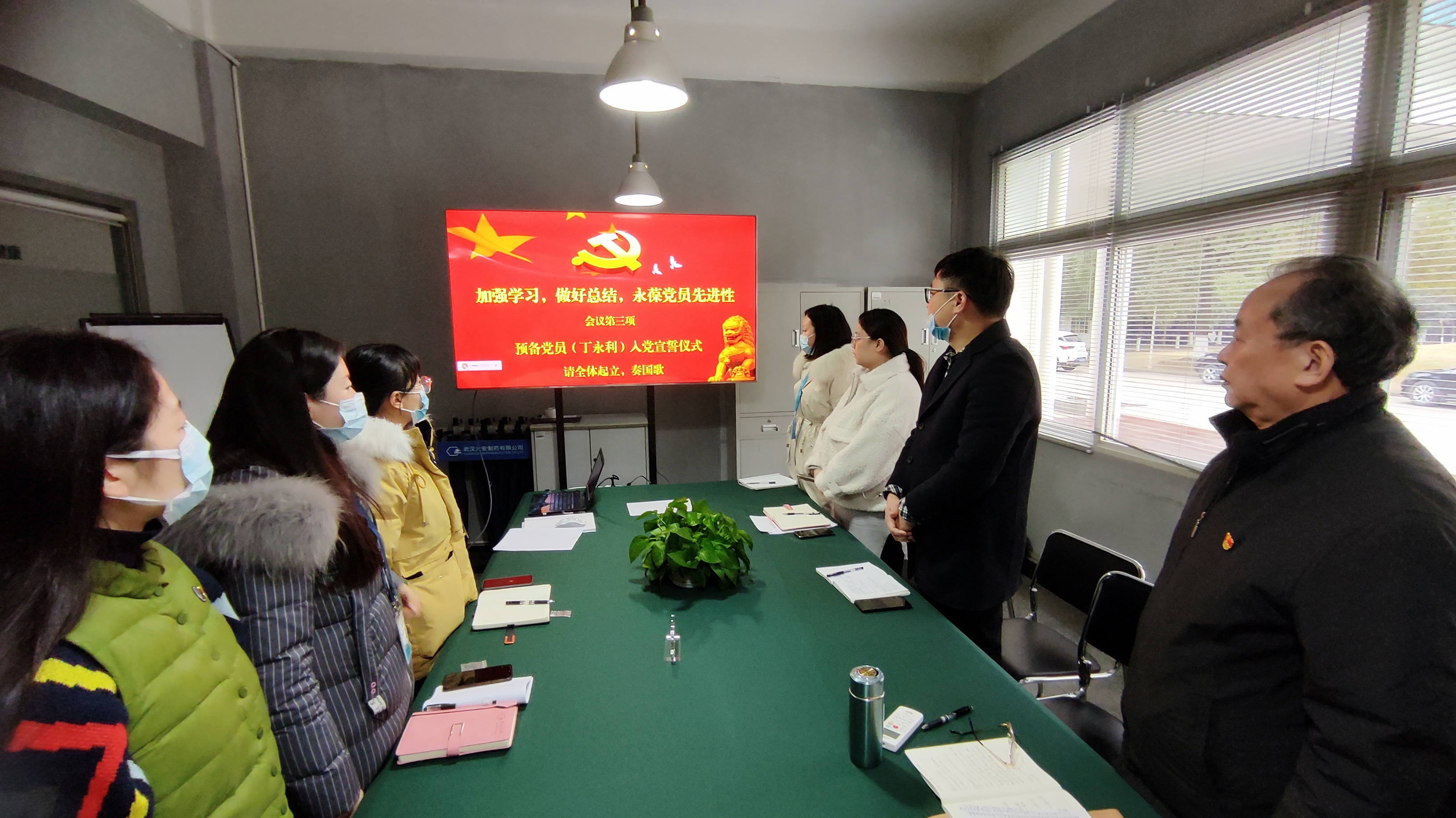 100410776.jpg 100410776.jpg